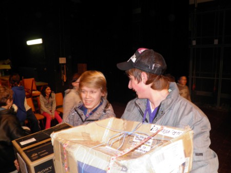 "Jestlipak je tam ten můj dárek.."